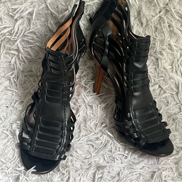 Coach Lucy Balck Gladiator Stilletto Heels Size 7B - Picture 12 of 16